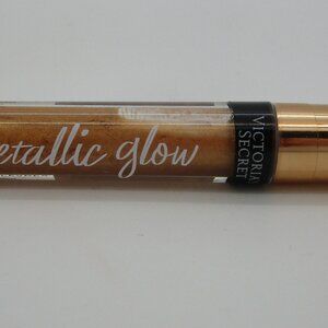 Victoria's Secret 24K Metallic Glow Lip Shine - shade is "24K"